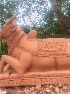Sand Stone Nandi - Height: 6ft
