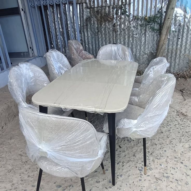 6 Seater Dinning Table
