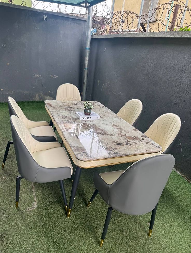 6 Seater Dinning Table