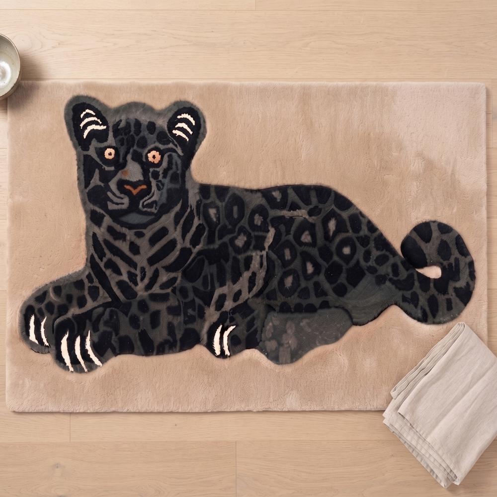 Hand-Tufted Black Panther Motif Wool Area Rug