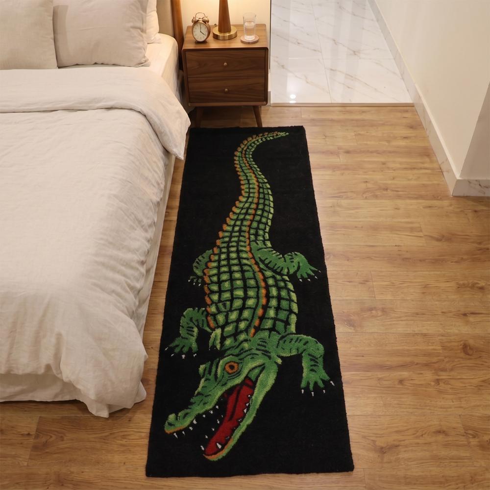 Hand-Tufted Alligator Crocodile Motif Wool Runner Rug