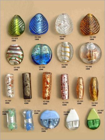 चांदी की पन्नी कांच की मणियाँ