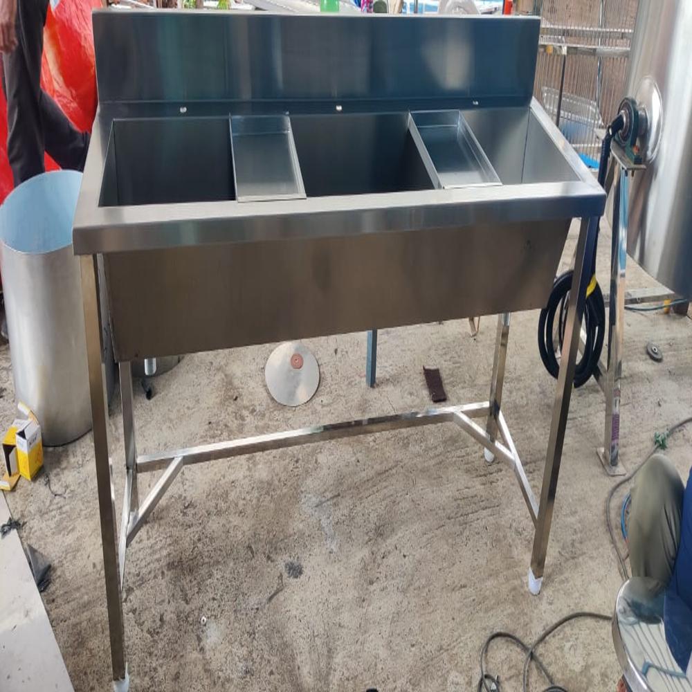 SS 304 FLOOR MOUNTED HAND WASH SINK