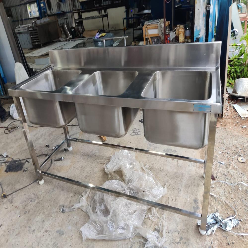 SS 304 THREE SINK UNIT
