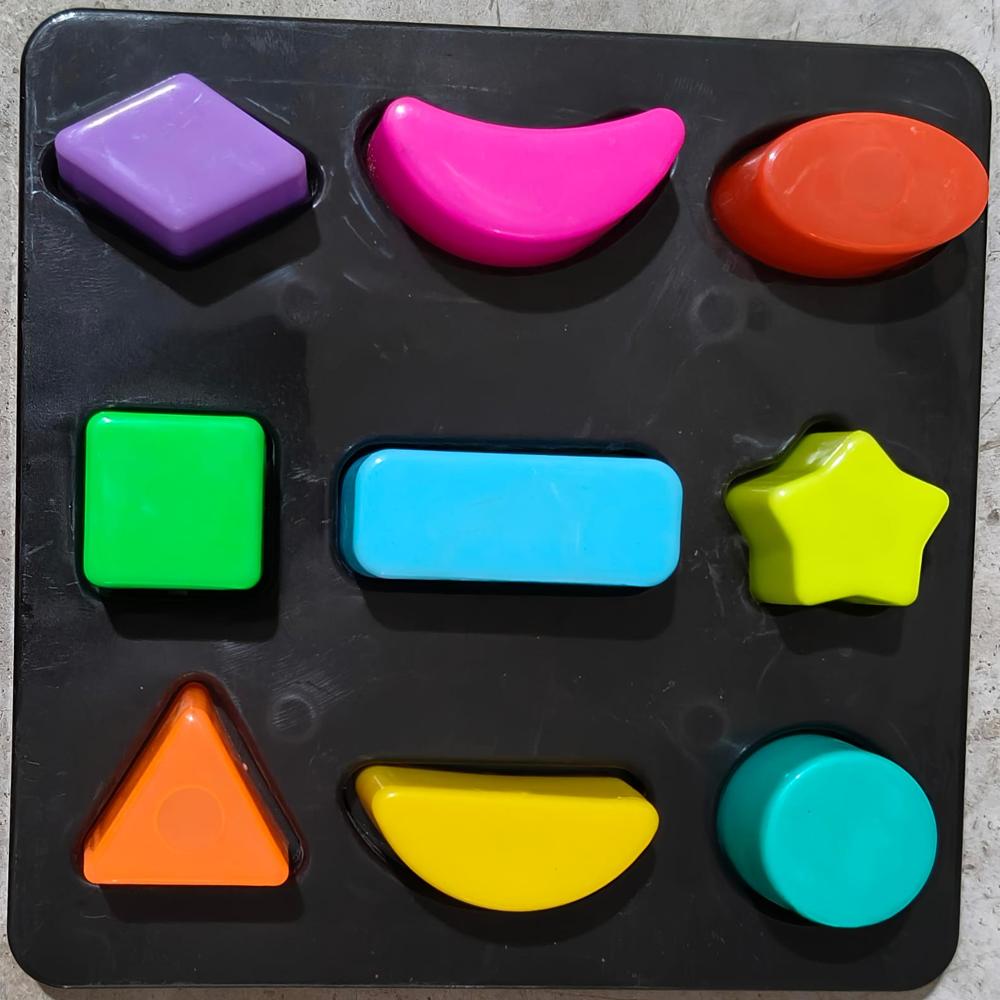 Shape Puzzle - Game Type: Board Game