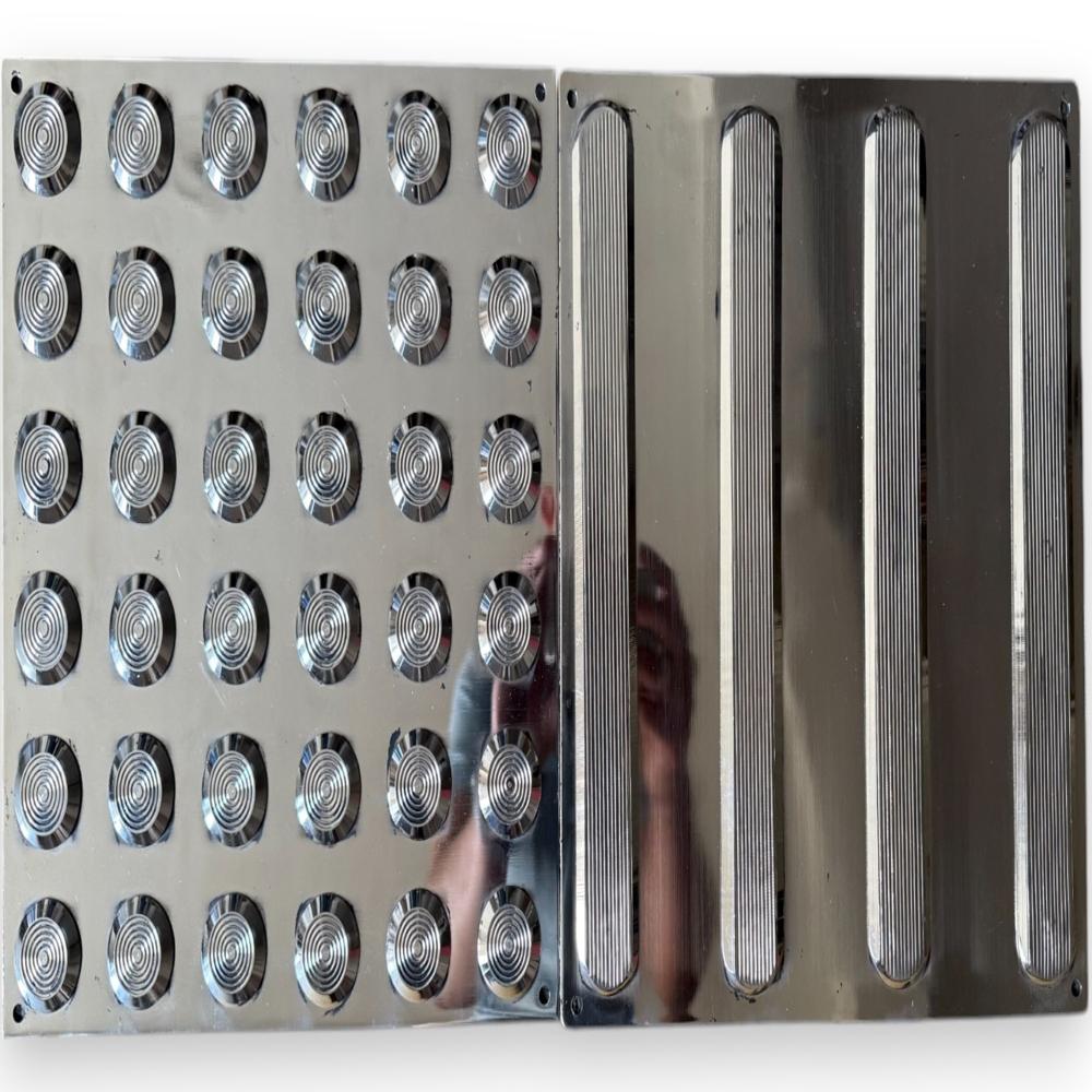Ss Tactile Tile - Size: 300 Mm X 300 Mm X 6 Mm