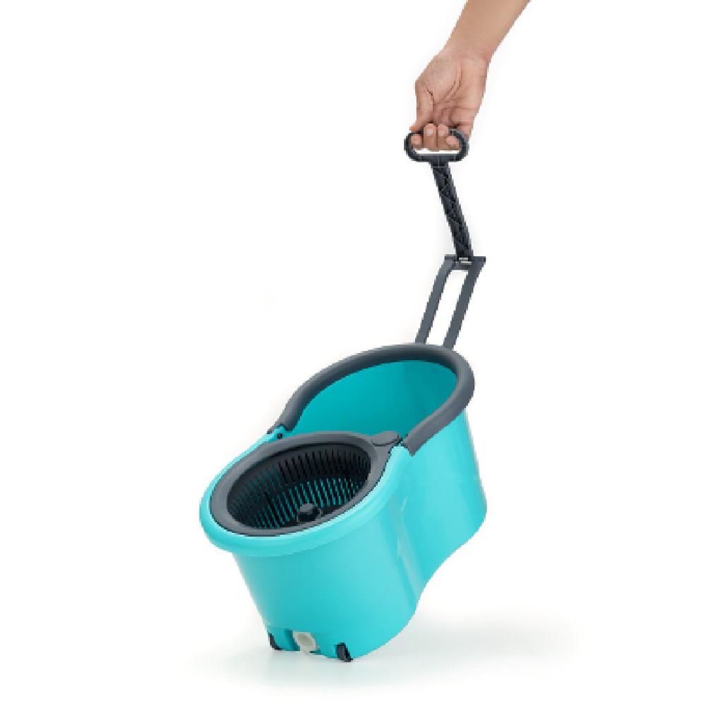 Spin Mop with Plastic Wringer and Handle