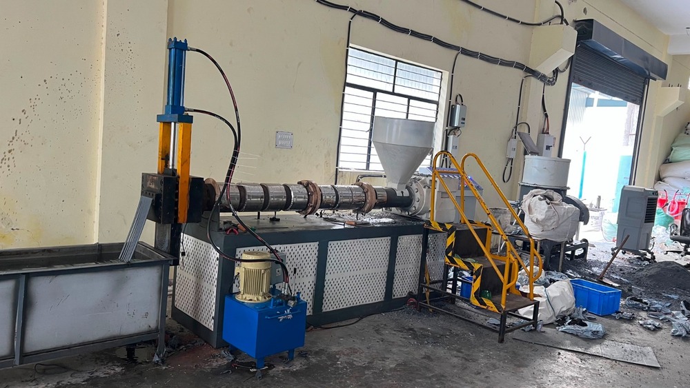 प्लास्टिक रिसाइक्लिंग मशीन