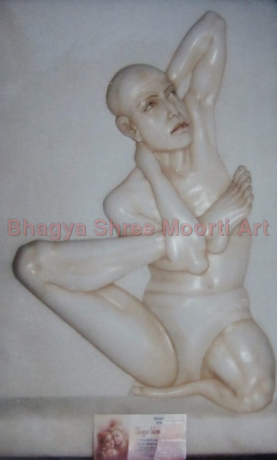 हाथ से गढ़े गए संगमरमर के अद्भुत प्रतिमाएँ