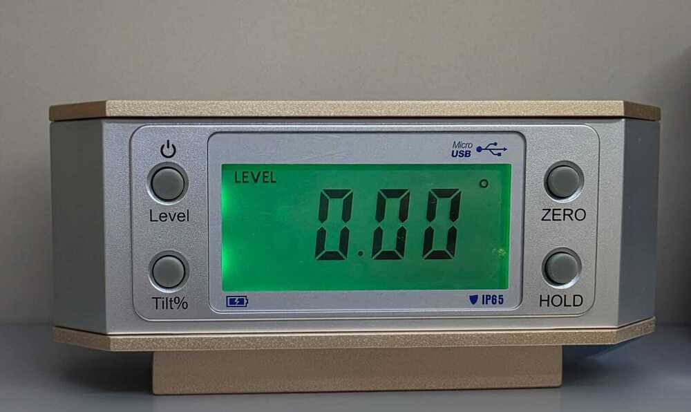 Digital Level and Protractor