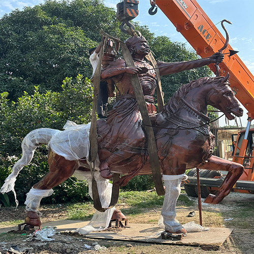 20 Feet Prathavi Raj Chauhan Statue