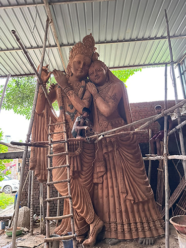 20 Feet Radha Krishna Statue