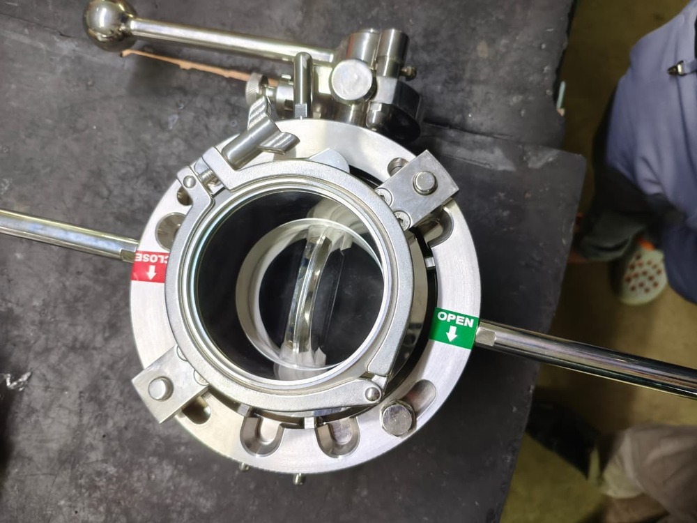 Pharmaceutical Containment Valve