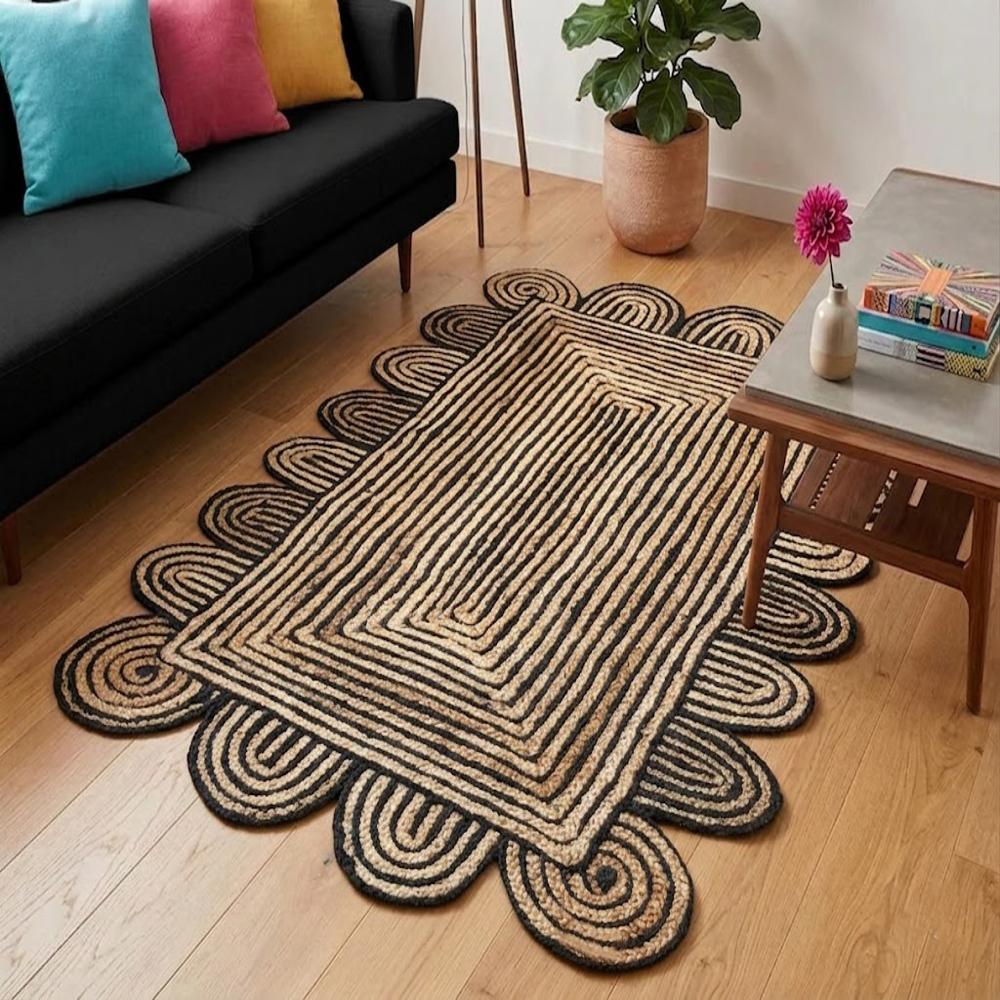Handcrafted Rectangular Scalloped Jute Rug in Black and Natural