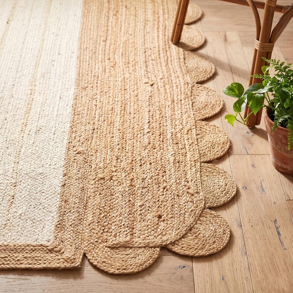 Handcrafted Half-Scalloped Natural and Ivory Jute Runner Rug