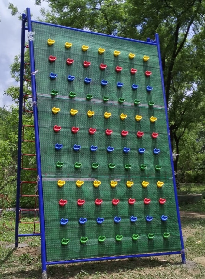 Tr34 Playground Climber - Galvanized Iron, 6-7 Feet, Custom Colors | Horizontal Bar, Ergonomic Grip, Rust Resistant, Safety Caps