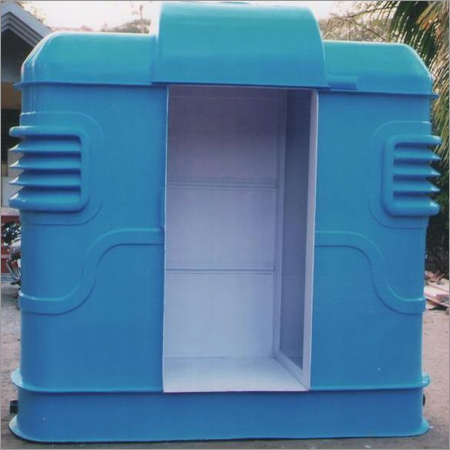 दो सीट वाला यूरीनल