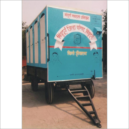 मोबाइल टॉयलेट वैन (8 सीट वाला)