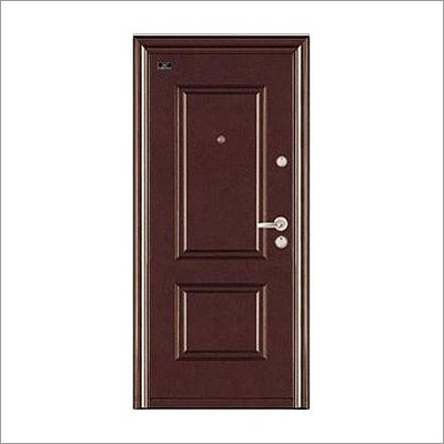 लकड़ी से बनी सशस्त्र दरवाज़ा