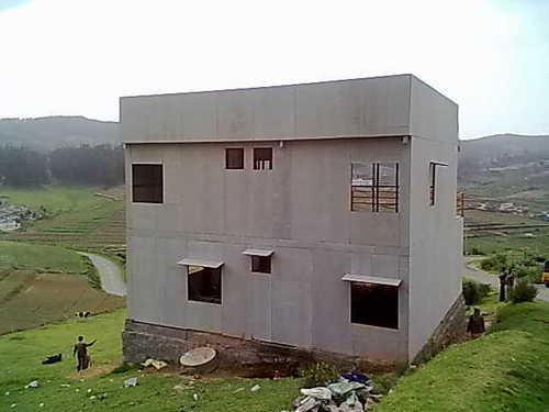 प्रि-फैब कम लागत वाला घर