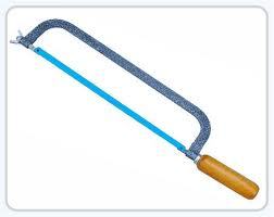 लकड़ी के हैंडल के साथ हैकसॉ फ्रेम