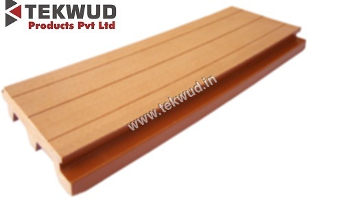 लकड़ी-प्लास्टिक यौगिक डेकिंग