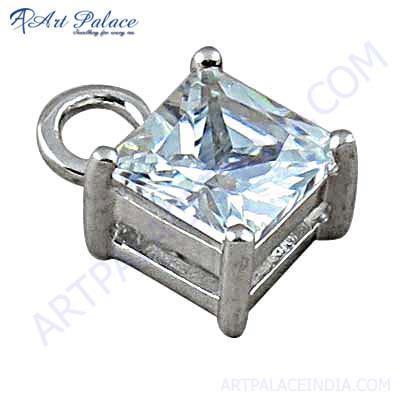 आकर्षक क्यूबिक जिरकोनिया जेमस्टोन सिल्वर पेंडेंट