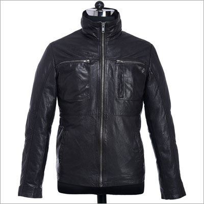 काले पुरुषों की चमड़े की जैकेट्स
