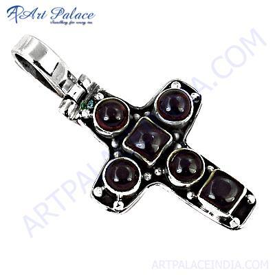ट्रेंडी क्रॉस स्टाइल गार्नेट जेमस्टोन सिल्वर पेंडेंट