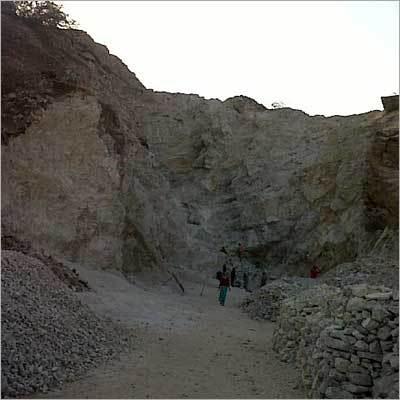 नीला मिका के चूरा
