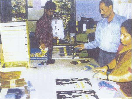 पैकिंग- लेबल टैगिंग