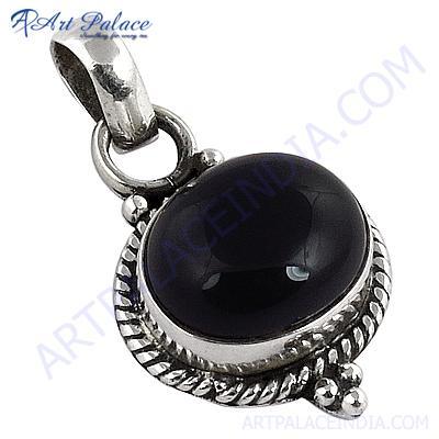 काले गोमेद के साथ भारतीय डिजाइनर रत्न चांदी का लटकन