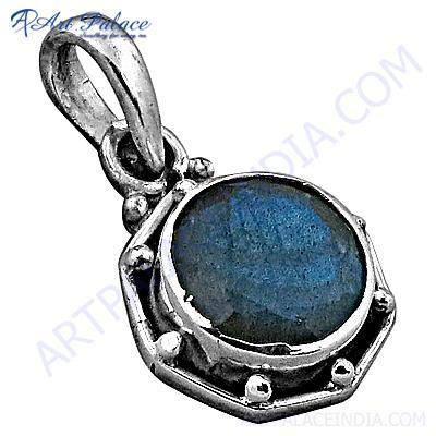 इंडियन टच लैब्राडोराइट जेमस्टोन सिल्वर पेंडेंट