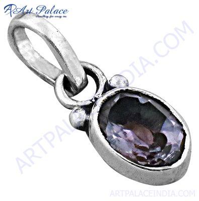 नीलम के साथ क्लासिक रत्न स्टर्लिंग सिल्वर लटकन