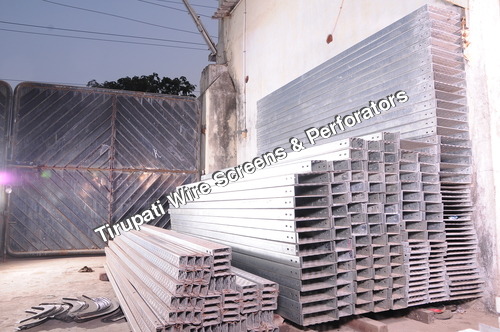 औद्योगिक केबल ट्रे