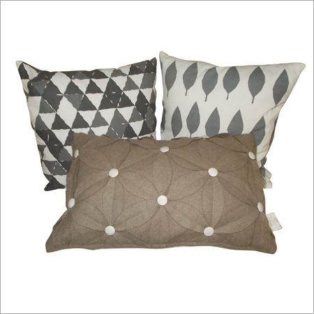 जैक्वार्ड साटन कुशन कवर