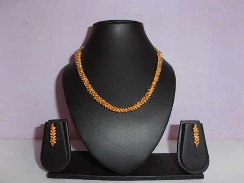 हस्तनिर्मित हार सेट