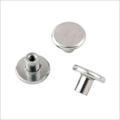 चपटा सिर वाला नट