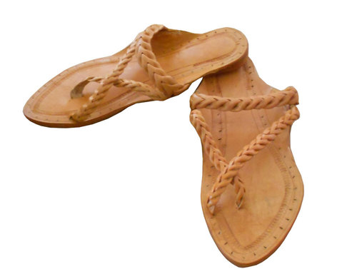 लेडीज़ कोल्हापुरी चप्पल