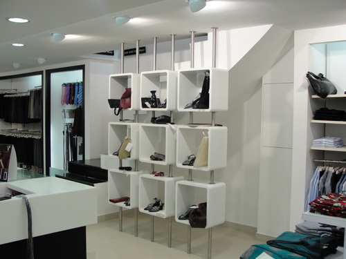 परिधान प्रदर्शन रैक