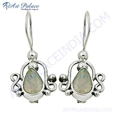 नाज़ुक रेनबो मूनस्टोन रत्न चांदी की बालियां