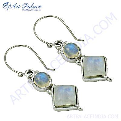 सुरुचिपूर्ण इंद्रधनुष मूनस्टोन स्टाइलिश चांदी की बालियां