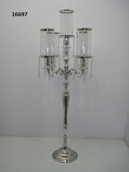 गहनों का कैंडेलाब्रा