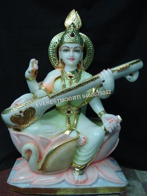 सरस्वती मूर्ति