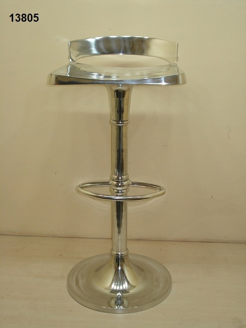 स्क्वायर बार स्टूल