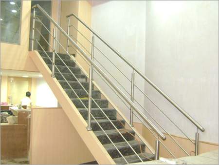 स्टेनलेस स्टील निर्माण