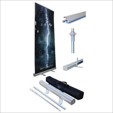 रोल अप बैनर स्टैंड