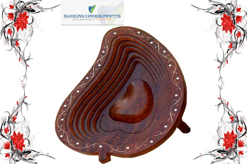 लकड़ी के सजावटी सामान