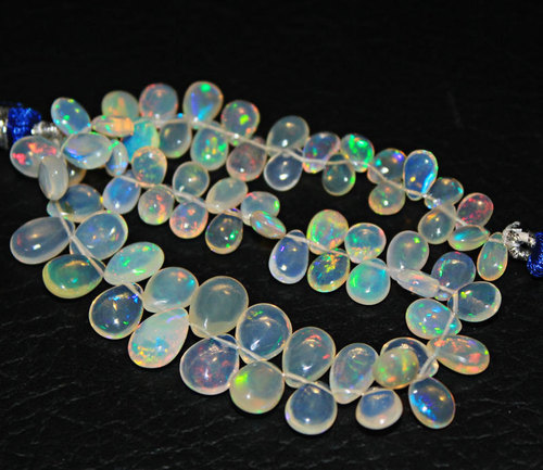 इथियोपियन ओपल स्मूथ पीयर ड्रॉप