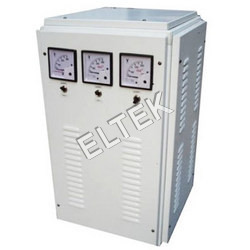 3 चरण पृथक ट्रांसफार्मर इन एल्क्लोजर